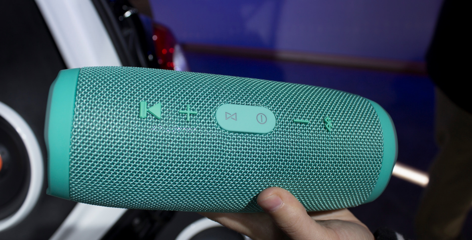 Обзор водонепроницаемой колонки JBL Charge 3 — harmansound.ru